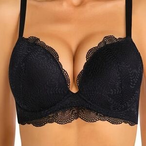 Black Scalloped detail Underwire Lace Underwire Push Up Padded Bra. 36C NWO